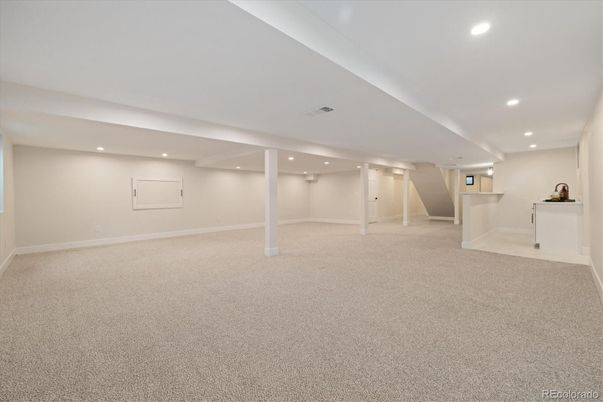 Empty room, Interior, Recessed Lighting
