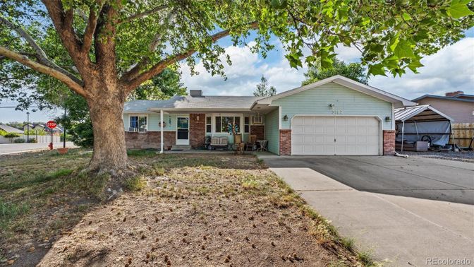 Attached, Exterior, Facade, Brick Facade, Ranch