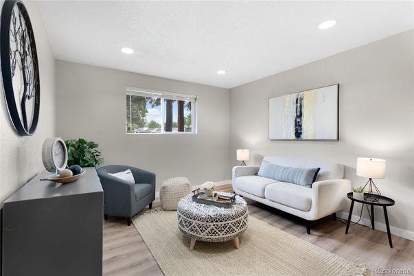 Interior, Living room, Recessed Lighting, Wood Texture Flooring