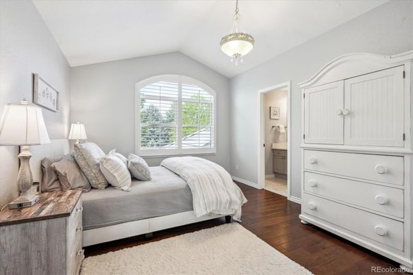 Bedroom, Interior, Pendant Lights, Wood Texture Flooring