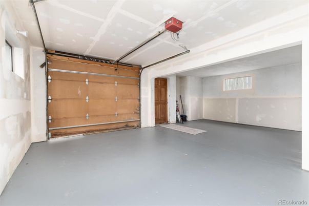 Garage, Interior