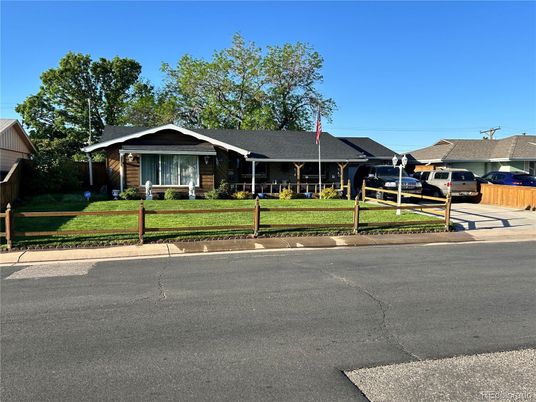 Backyard, Exterior, Facade, Ranch