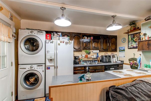 Interior, Kitchen, Pendant Lights, Utility Closets, Washer