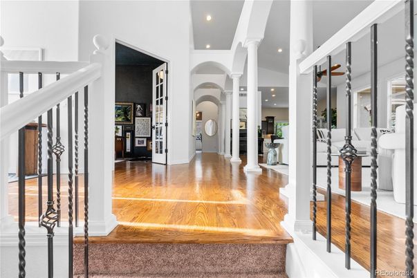 Interior, Recessed Lighting, Wood Texture Flooring