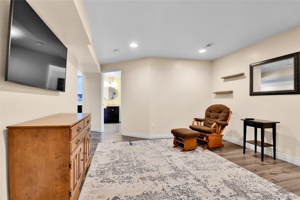 Interior, Recessed Lighting, Wood Texture Flooring