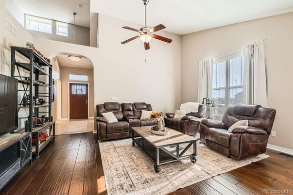 Interior, Living room, Pendant Lights, Wood Texture Flooring