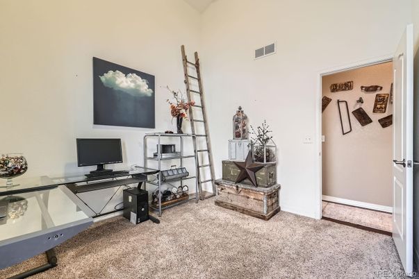 Home Office, Interior