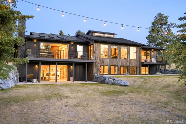 Backyard, Exterior, Facade, Modern