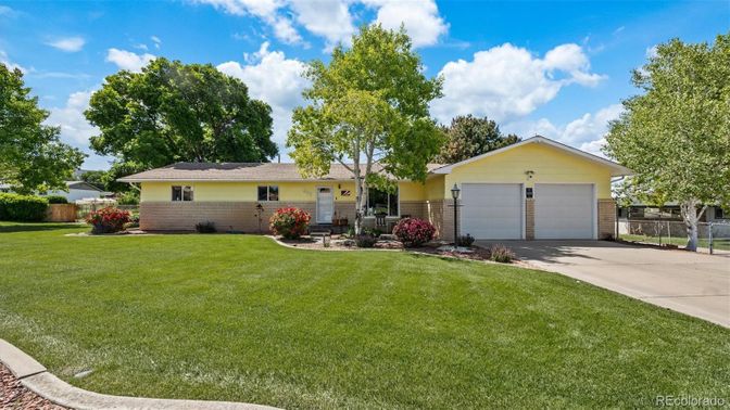 Attached, Exterior, Facade, Ranch