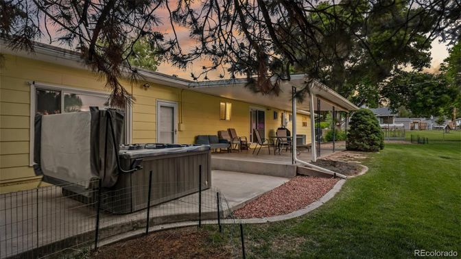 Backyard, Exterior, Hot Tub