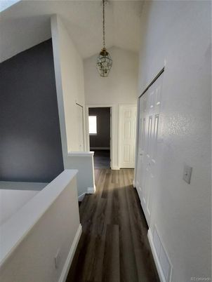 Interior, Pendant Lights, Wood Texture Flooring