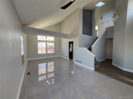 Empty room, Interior, Pendant Lights