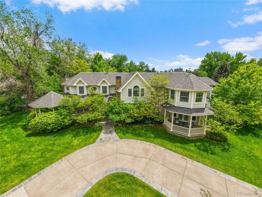 Backyard, Exterior, Facade, Queen Anne Victorian