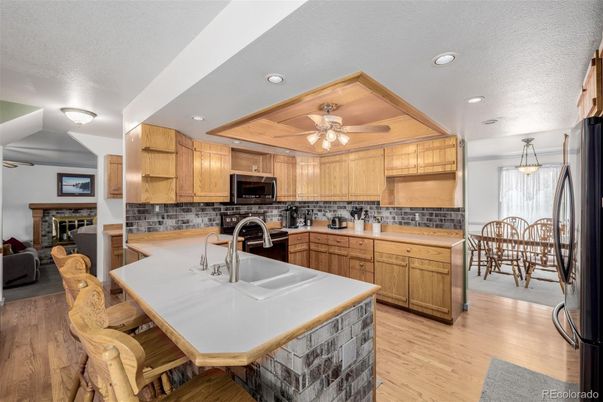 Dining room, Interior, Kitchen, Recessed Lighting, Wood Texture Flooring