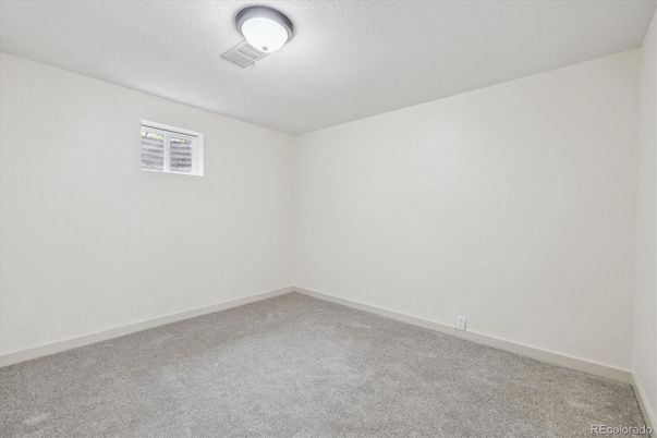 Empty room, Interior