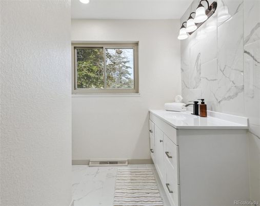 Bathroom, Interior, Marble, Marble Walls, Recessed Lighting
