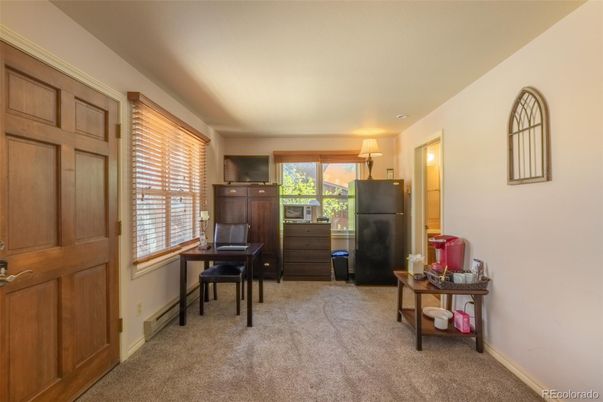 Home Office, Interior