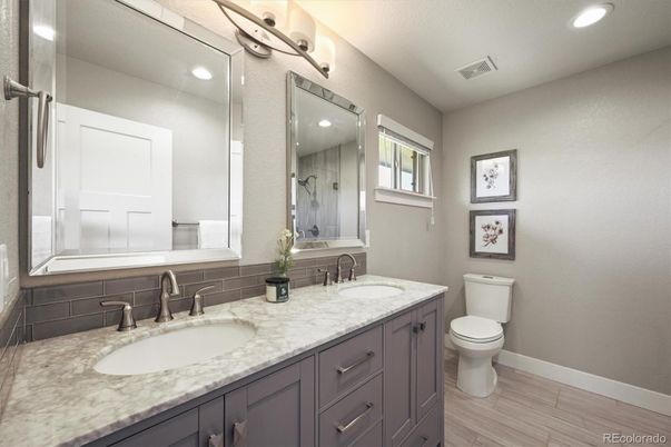 Bathroom, Dual Sink Vanities, Interior, Recessed Lighting