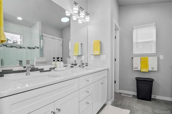 Bathroom, Dual Sink Vanities, Interior, Recessed Lighting