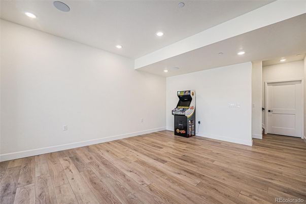 Empty room, Interior, Recessed Lighting, Wood Texture Flooring