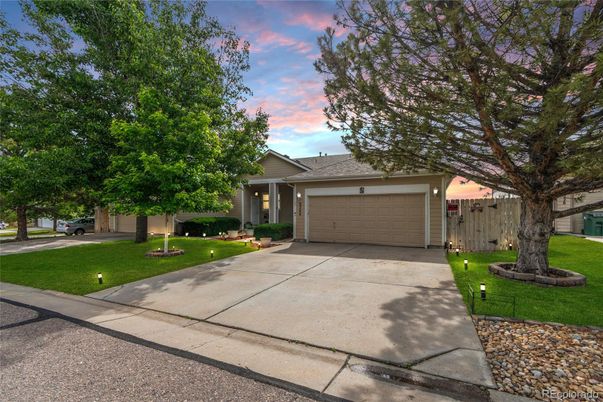 Attached, Exterior, Facade, Ranch
