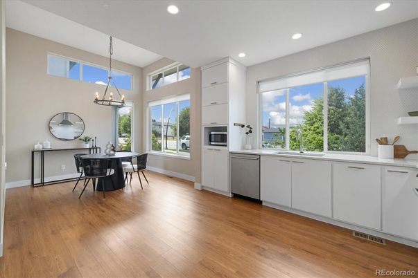Chandelier, Dining room, Interior, Kitchen, Pendant Lights, Recessed Lighting, Wood Texture Flooring