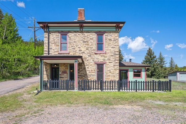 Backyard, Exterior, Facade, Brick Facade, American Foursquare