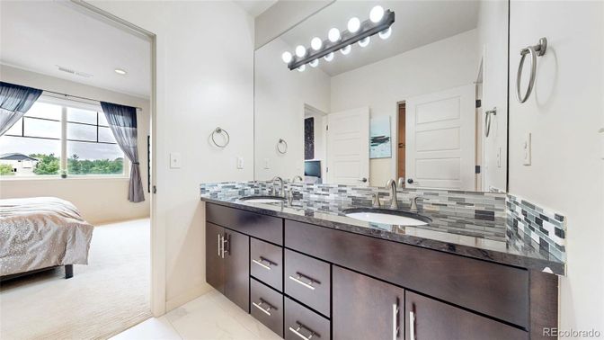 Bathroom, Dual Sink Vanities, Interior, Recessed Lighting