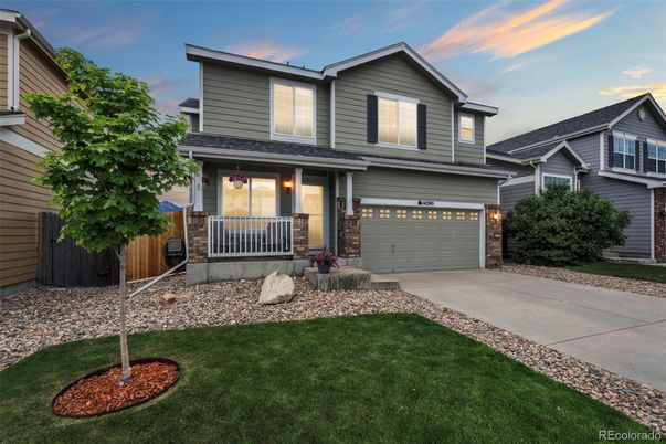Attached, Exterior, Facade, American Craftsman