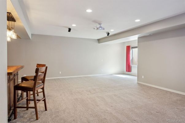 Empty room, Interior, Recessed Lighting