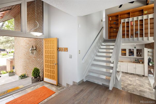 Interior, Pendant Lights, Wood Texture Flooring