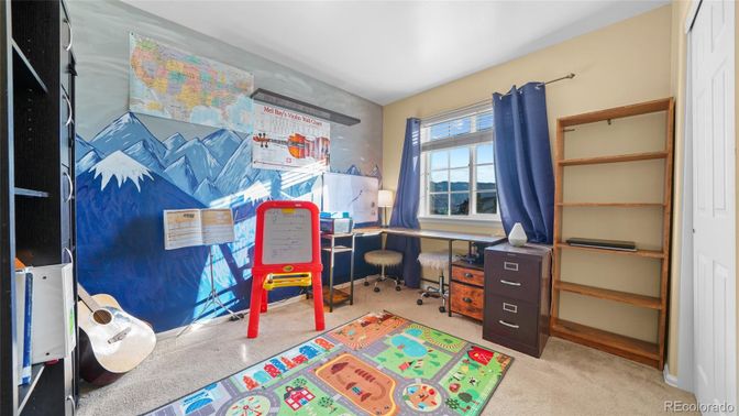 Home Office, Interior