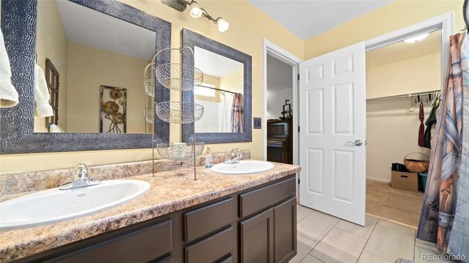 Bathroom, Dual Sink Vanities, Interior