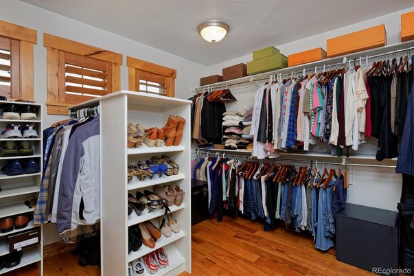 Interior, Walk-in Closets, Wood Texture Flooring