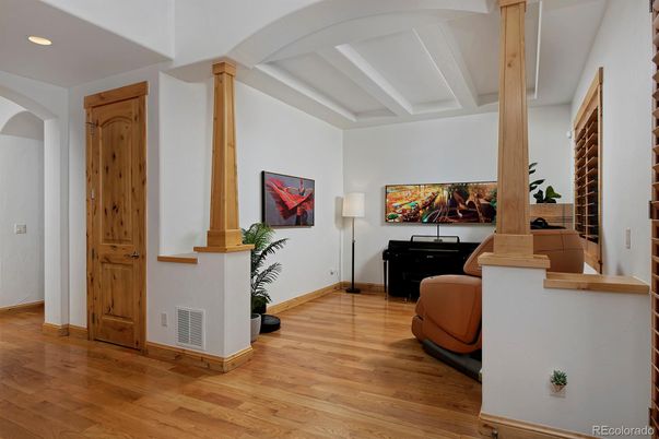 Interior, Recessed Lighting, Wood Texture Flooring