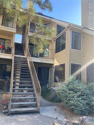 Exterior, Facade, Rowhouse