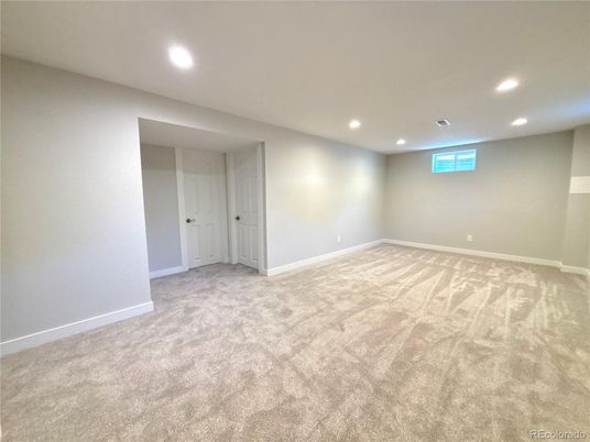 Empty room, Interior, Recessed Lighting
