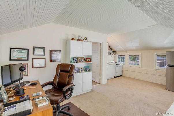 Home Office, Interior
