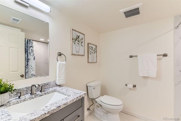Bathroom, Interior, Recessed Lighting