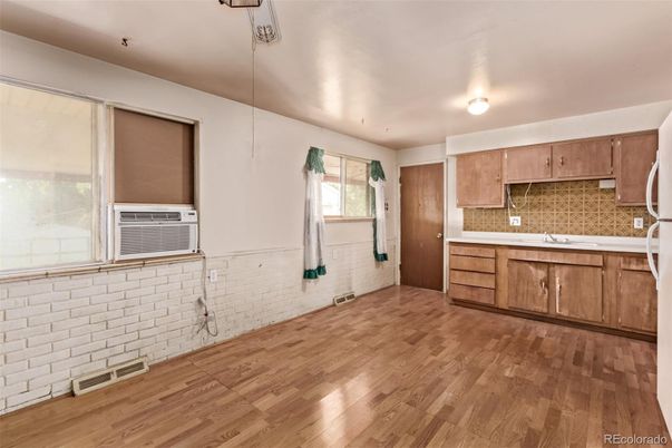Interior, Kitchen, Pendant Lights, Wood Texture Flooring