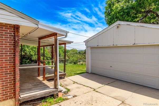 Detached Garage, Exterior