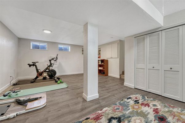 Fitness Equipment, Interior, Recessed Lighting, Wood Texture Flooring