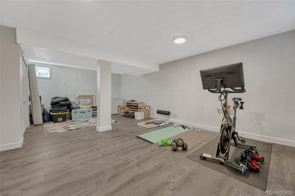 Fitness Equipment, Interior, Recessed Lighting, Wood Texture Flooring
