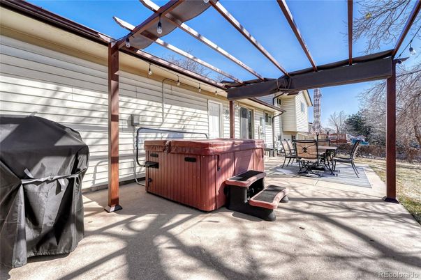 Exterior, Hot Tub