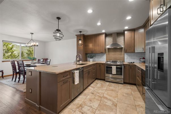 Dining room, Interior, Kitchen, Pendant Lights, Recessed Lighting, Stainless Steel Appliances