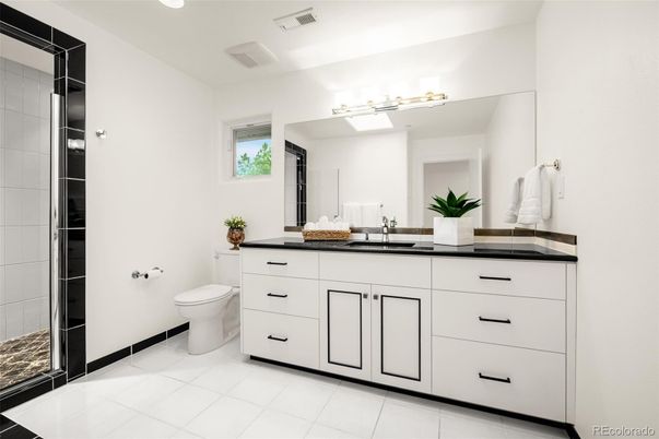 Bathroom, Interior, Recessed Lighting