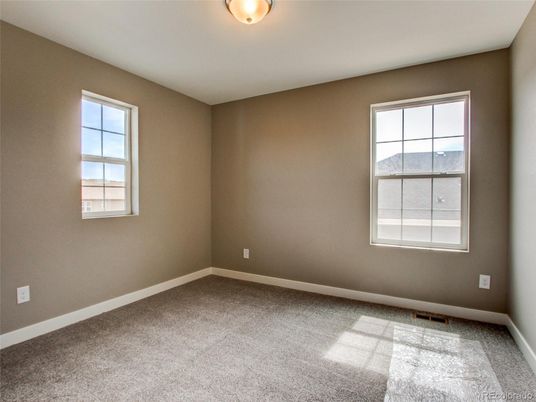 Empty room, Interior