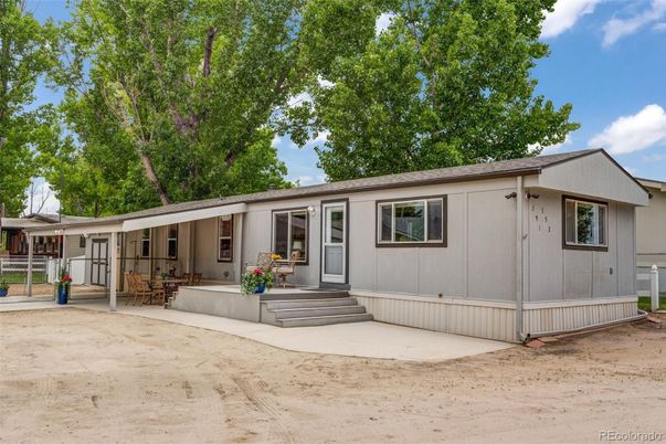 Exterior, Facade, Ranch
