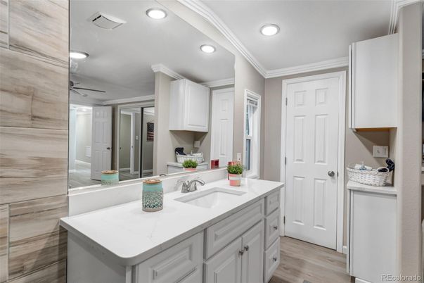 Bathroom, Interior, Recessed Lighting, Wood Texture Flooring