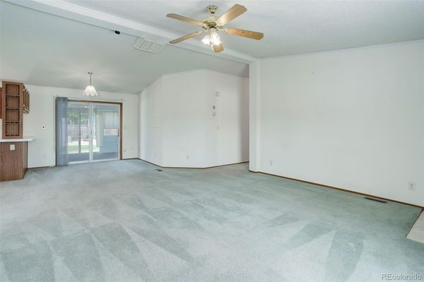 Chandelier, Empty room, Interior, Pendant Lights